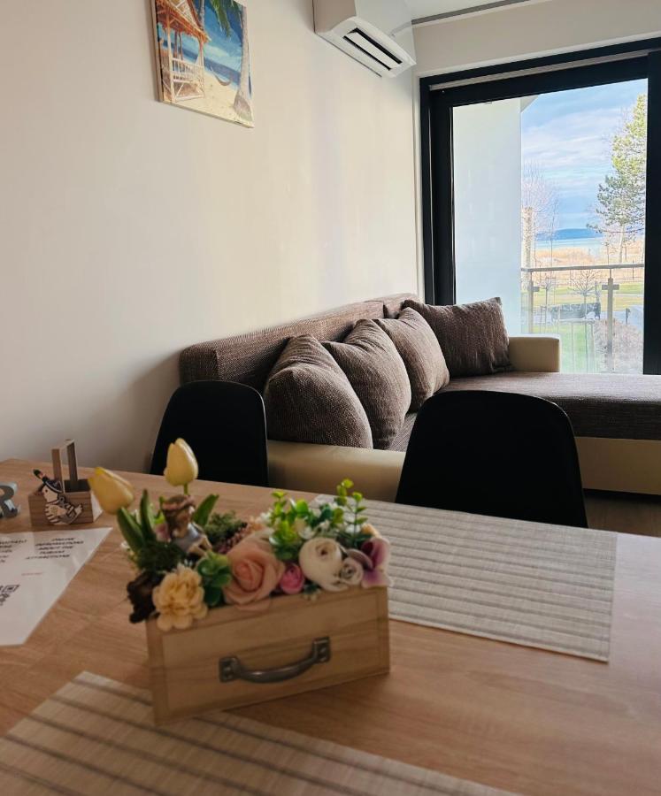 Medences Panoramas Balatom Apartman Siófok Exteriör bild