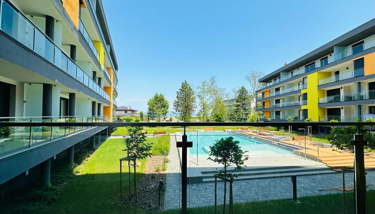 Medences Panoramas Balatom Apartman Siófok Exteriör bild